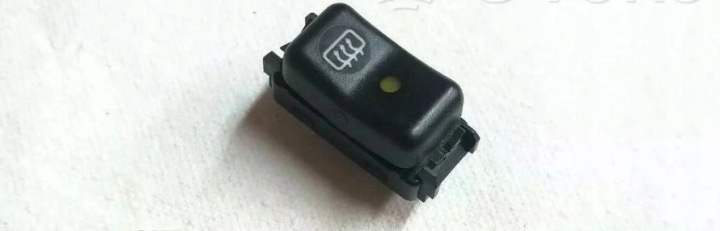 vypínač OGRZEWANIA zadní okna MERCEDES W124 1248201010