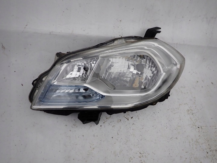 SUZUKI S-CROSS 13- Feux phare Gauche Avant Avant