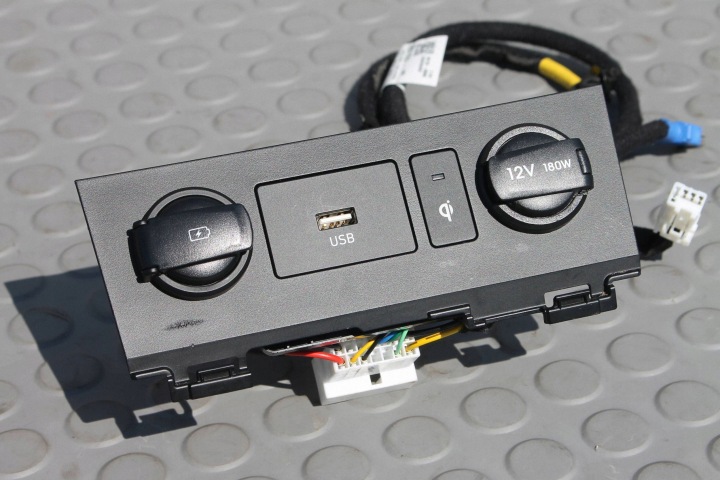 PANEL NIAZDO PORT USB HYUNDAI KONA ȘI LIFT 20-23 7