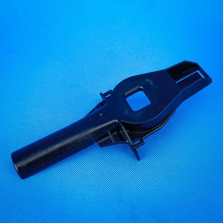 Halter des Kühlers des Wassers Audi A4 8K A5 8T Q5 8R 8K0805201 28km