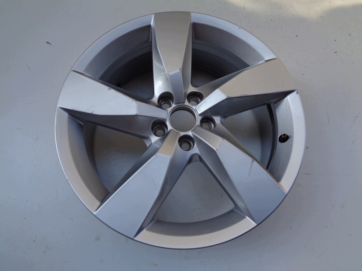 disk hliníkový VW 6,5JX17 ET39 5X100 714 2GM601025A