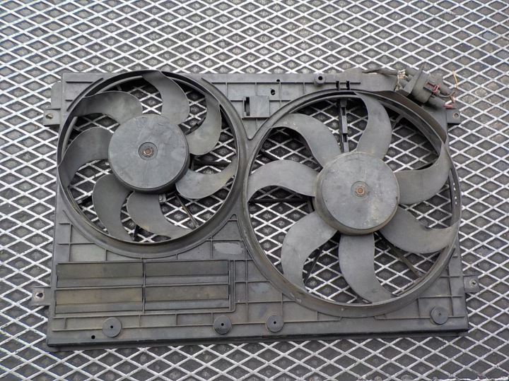 VW AUDI Lüfter modul des Kühlers 1K0121205AB