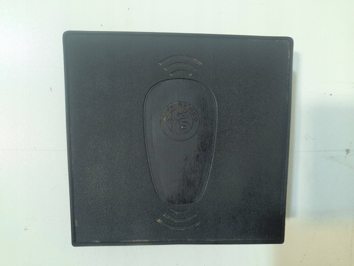 Alfa Romeo Giulia sensor kluczyka 01561101750 (AG37)