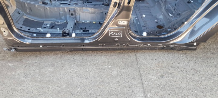 Mazda 2 KB / Toyota Yaris IV seitenschweller links lange (XX04)