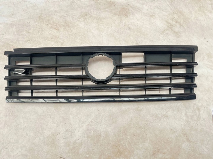 maska přední originál R LINE VOLKSWAGEN TOUAREG III 760853653B