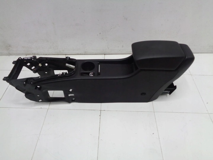 OPEL ASTRA IV J TUNEL SREDNJI NASLON ZA RUKU 09-15R