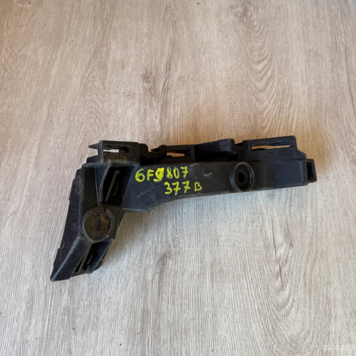 držiak nárazníka zadný ľavý SEAT ARONA 6F9807377B
