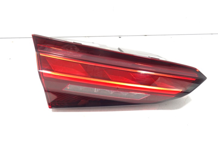 Licht hinten heck links für die Heckklappe AUDI A5 8W LIFT SPORTBACK MATRIX 8W6945093AA