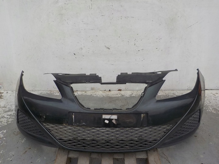 831 SEAT IBIZA IV 4 nárazník předek přední
