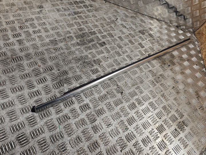 moulding dust MERCEDES A KLASA A1777350300