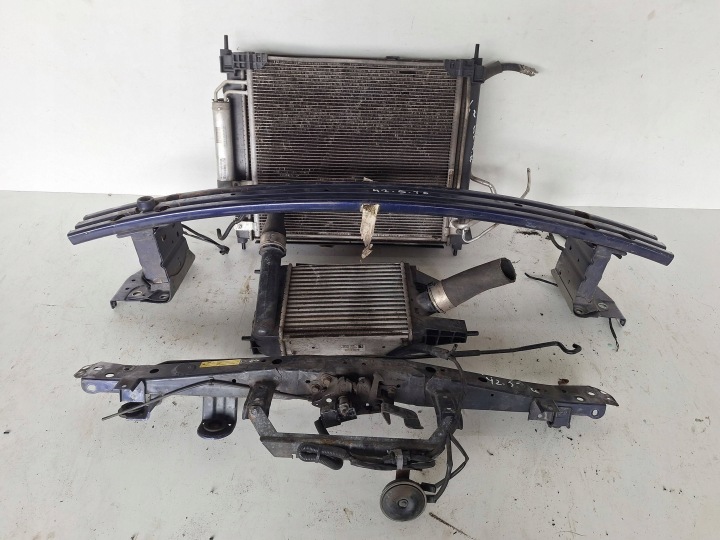 NISSAN JUKE und LIFT 15-19 Schlossträger 1.2 DIG-T