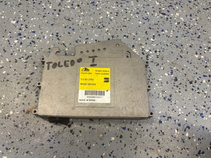 SEAT TOLEDO und computer bedienteil ABS 1L0907379A
