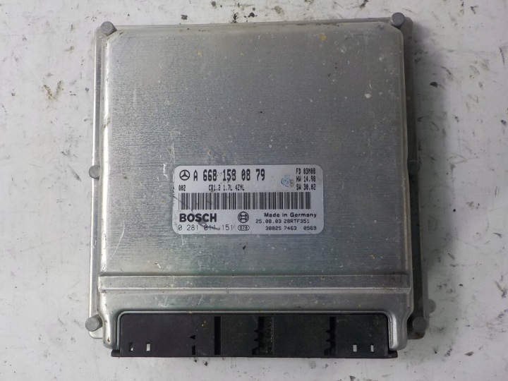 MERCEDES Computer Bedienteil A6681530879 0281011151