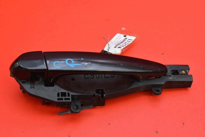 handle right front front (475) BLACK SAPPHIRE METALLIC BMW E90 E91 04-10
