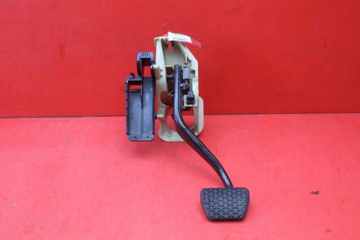 PEDAL pedale brzda AUTOMAT 9144253 BMW F10 F11 09-13