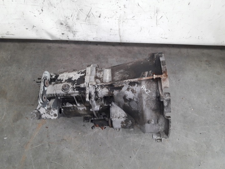 převodovka AZK 5 převodů BMW E34