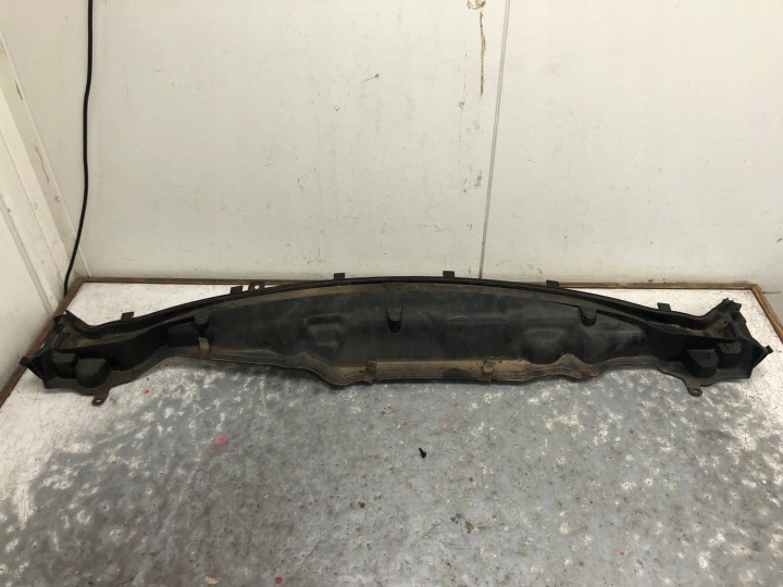 Griglia gocciolatoio inferiore FORD FIESTA MK7 8A61-A016B26-A