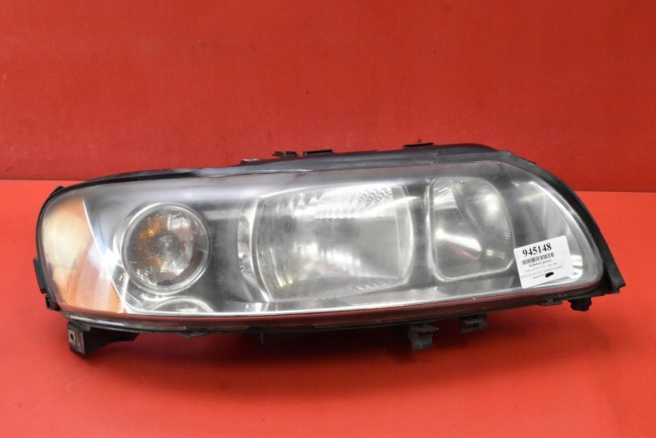 REFLEKTOR rechts Licht vorne EU 30698836 89900266 VOLVO V70 2 II LIFT 04-08