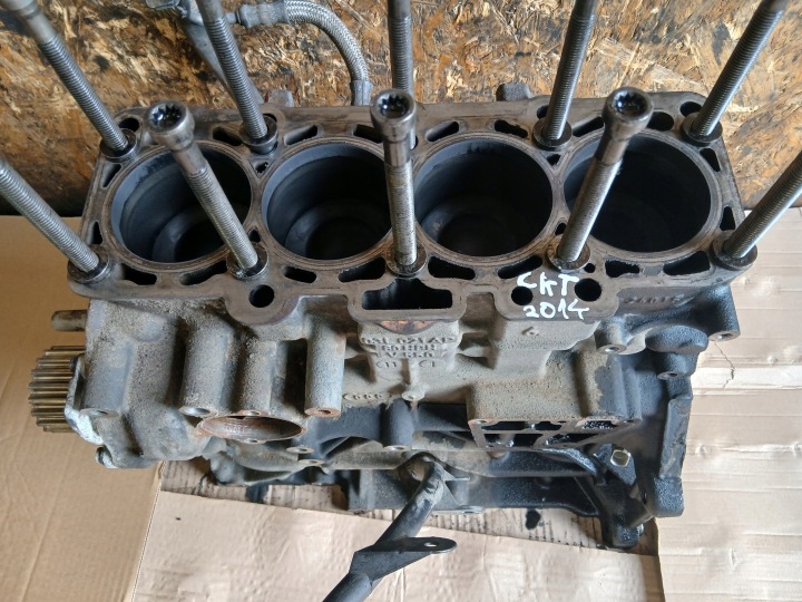 VW CRAFTER 2.0TDI 2.0 TDI CKT BLOK DOL of the engine pistons crank