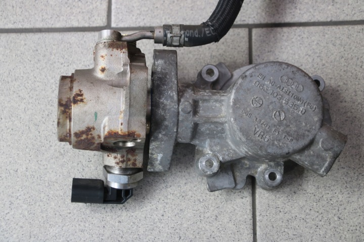 AUDI A8 D4 3,0 TFSI Kraftstoffpumpe Förderpumpe WYSOKIEGO Druck 06E103535D