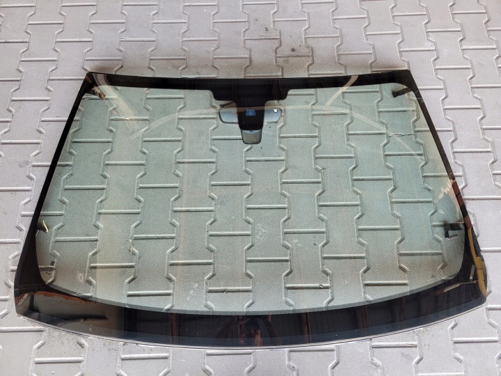 prozor željezna prednji dio prednja GRZANA RANGE ROVER VOGUE L405 2022ROK