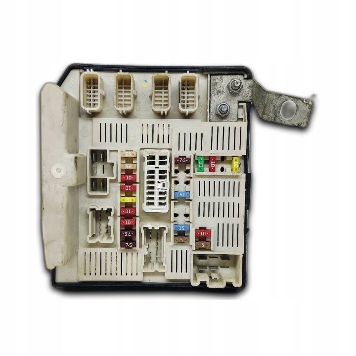 Module Module fusibles Renault Scenic II 2.0 DCI 8200481863F