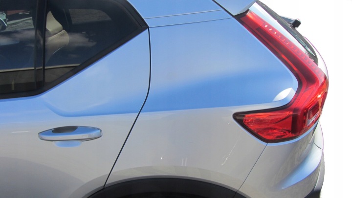 VOLVO XC40 XC 40 blatník zadný ľavý zadok Štvrťka zadná ľavá bočný 711