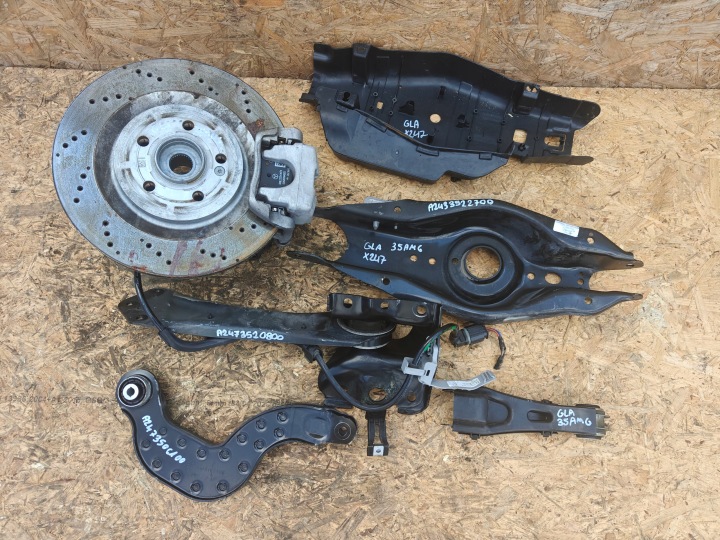 Achsschenkel Radnabe Radlager Querlenker heck Achsträger rechts MERCEDES GLA X247 35 AMG 4 MATIC 4x4