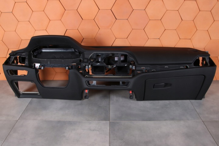 BMW 3 G20 G21 M3 4 G22 G23 G26 M4 palubna doska konzola cierna HEAD UP