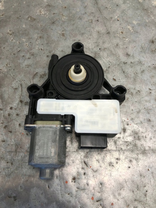 mini motor windows right rear part VW TOURAN III 5Q0959812A