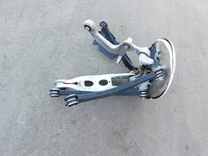 Audi A5 B9 A4 F5 igle glavčina vilica komplet lijeva 8W0505432T