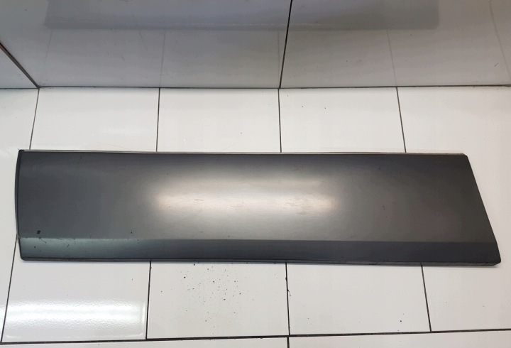 MERCEDES W124 moulding door front front left SZEROKA CHROM 1246901540