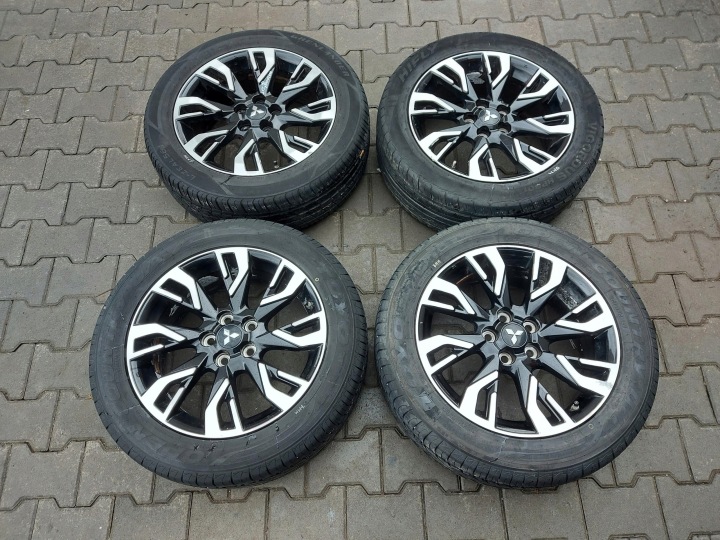 MITSUBISHI OUTLANDER III LIFT kerekek felni J18x7J 225/55 R18 TOYO