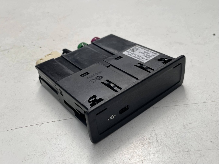 MERCEDES W167 PORT USB 1678201402 !J