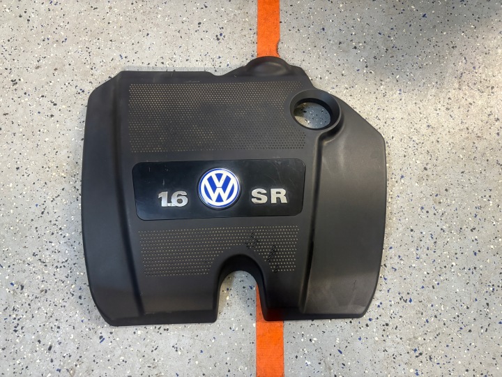 VW NEW BEETLE 1.6 cover motor cover upper 06A103925BC