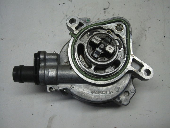Pompa a vuoto auto usato a vuoto Pompa NISSAN QASHQAI III 1,3IT A2820909800