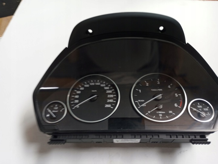 Instruments tachymètre compte tours Horloge montre tableau bord Horloge montre tableau bord BMW 3 F30 9277581