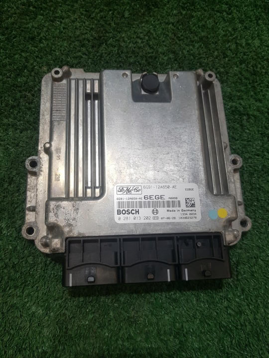 computer of the engine control unit LAND ROVER FREELANDER 2 6G91-12A650-AE