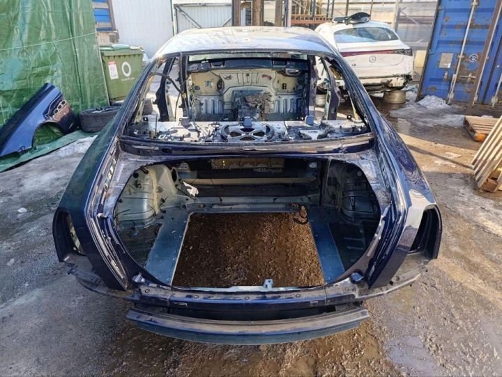 Car Quarter Maserati QUATTROPORTE V 2011 rear left 5