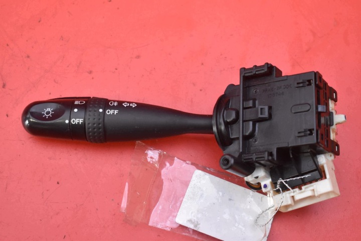 ručice prekidač zmigavaca SUZUKI SX4 1 i 06-14