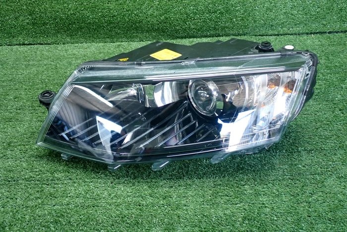 SKODA OCTAVIA III 13-17 reflektor links Licht links 5E1941015B