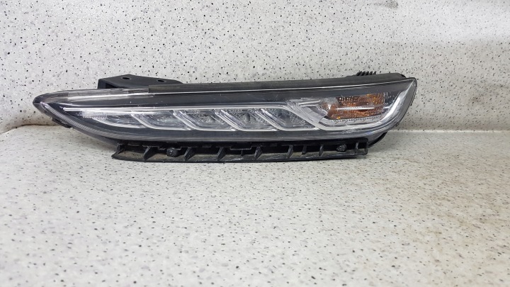 HYUNDAI KONA 2017 - sinistra FANALE FARO DRL LED 2640