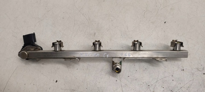 Kraftstoffverteiler Einspritzleiste Opel Zafira C 1,6 16V CNG