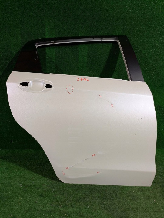 dveře zadní pravé pravý záď TOYOTA YARIS III NR.3706
