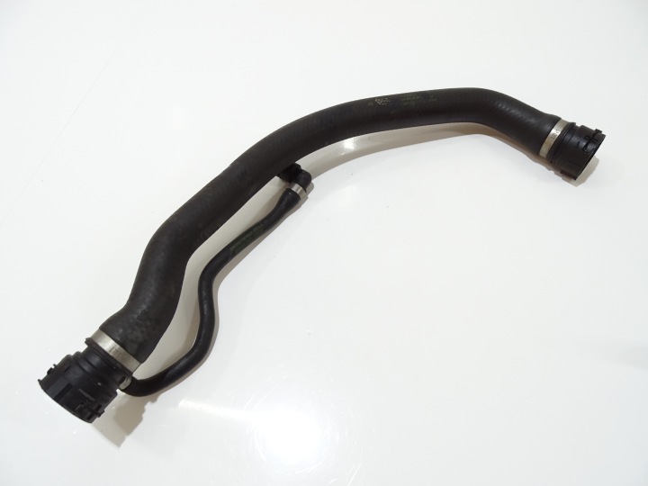 Schlauch Schlauch Rohr des Wassers BMW E60 E61 3.0D 7787449