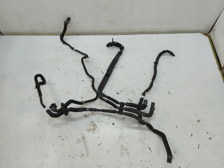 Audi Q8 E-TRON SUV 4KE tubo flessibile Tubazione tubo d’acqua cieczy Tubi 4kr819332