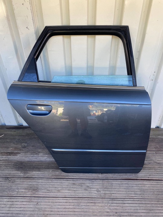AUDIA4 B7 8E KOMBI completi porta portiera destra posteriore posteriore LX7Z grigio