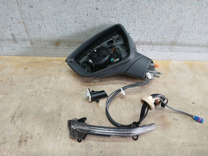SPECCHIETTO RETROVISORE sinistro SEAT ATECA 13+2PIN