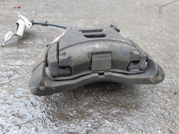 AUDI A8 D3 3.0 TDI Bremssattel Bremse Sattel Brems- rechts vorne