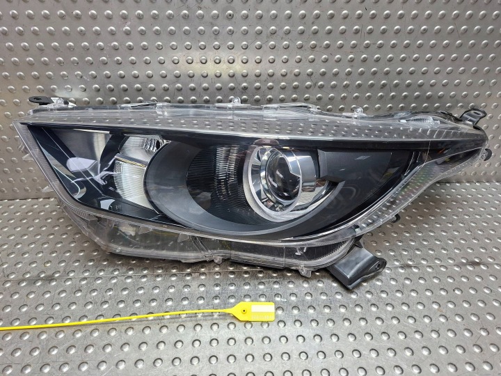 Licht vorne links Linse TOYOTA YARIS IV 20- EU K0-6